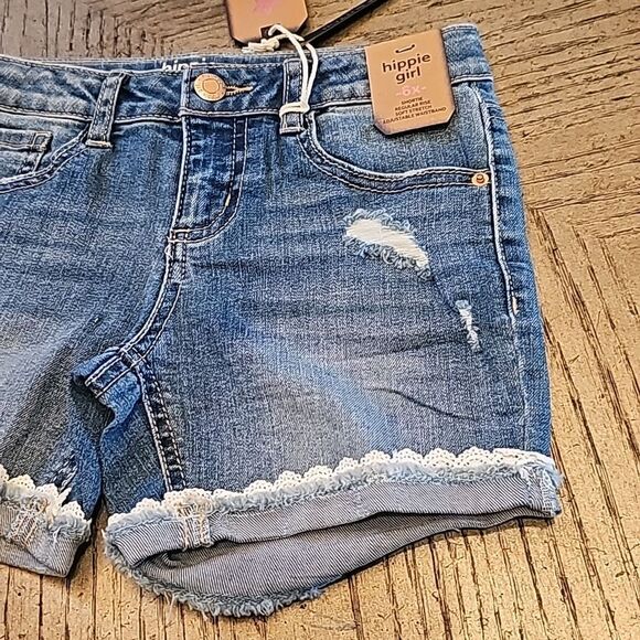 6X Jean shorts NWT stretch, adjustable waistband and snap button - Picture 3 of 6